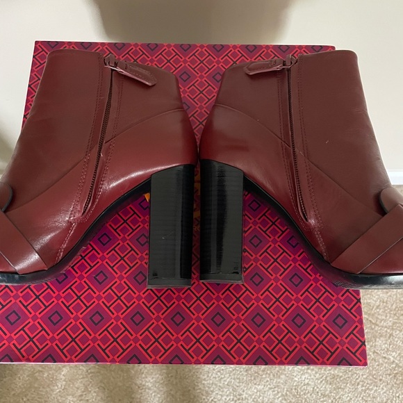 Tory Burch Bootie - Picture 5 of 8